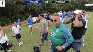 LA GENTE INVADE EL CAMPO, EL ARBITRO ASISTENTE SE ENCABRONA POR QUE NO DEJAN VER LAS JUGADAS VER MAS