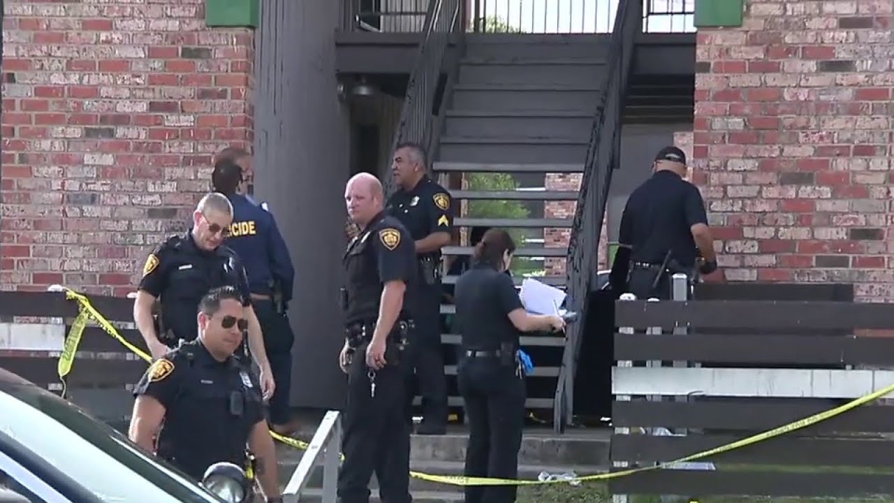 SAPD investigating fatal shooting at North Side apartment complex - YouTube