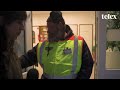 A jelenet, ahogy a csákberényi polgármester agresszíven kilöki stábunkat a művházból