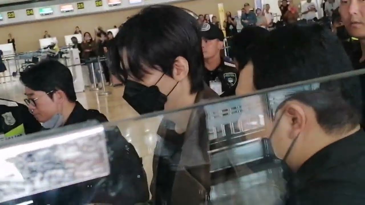 Lee Min-ho @ NAIA terminal 1 Departure 
