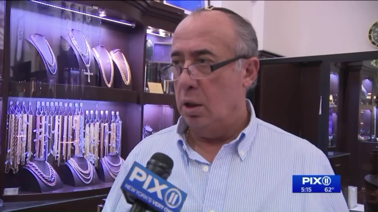 Man Steals almost $100,000 From Rafaello & Co Manhattan Jewelry Store ...
