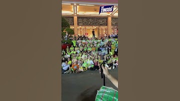 Rừng xanh đọt chuối - FC Hồ Văn Cường chiếm sóng khán giả tại Đại nhạc hội.