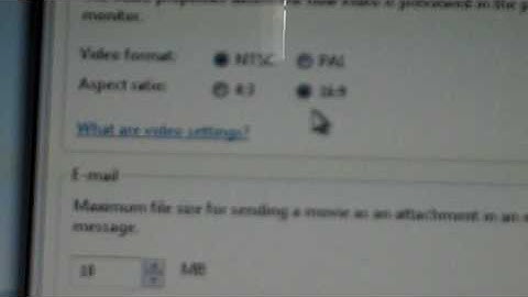 How to remove the black bars that surround YouTube Videos- Windows Movie Maker