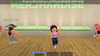 Playing Kpop Visionary Dance Studio And Dance Infront Of People Roblox