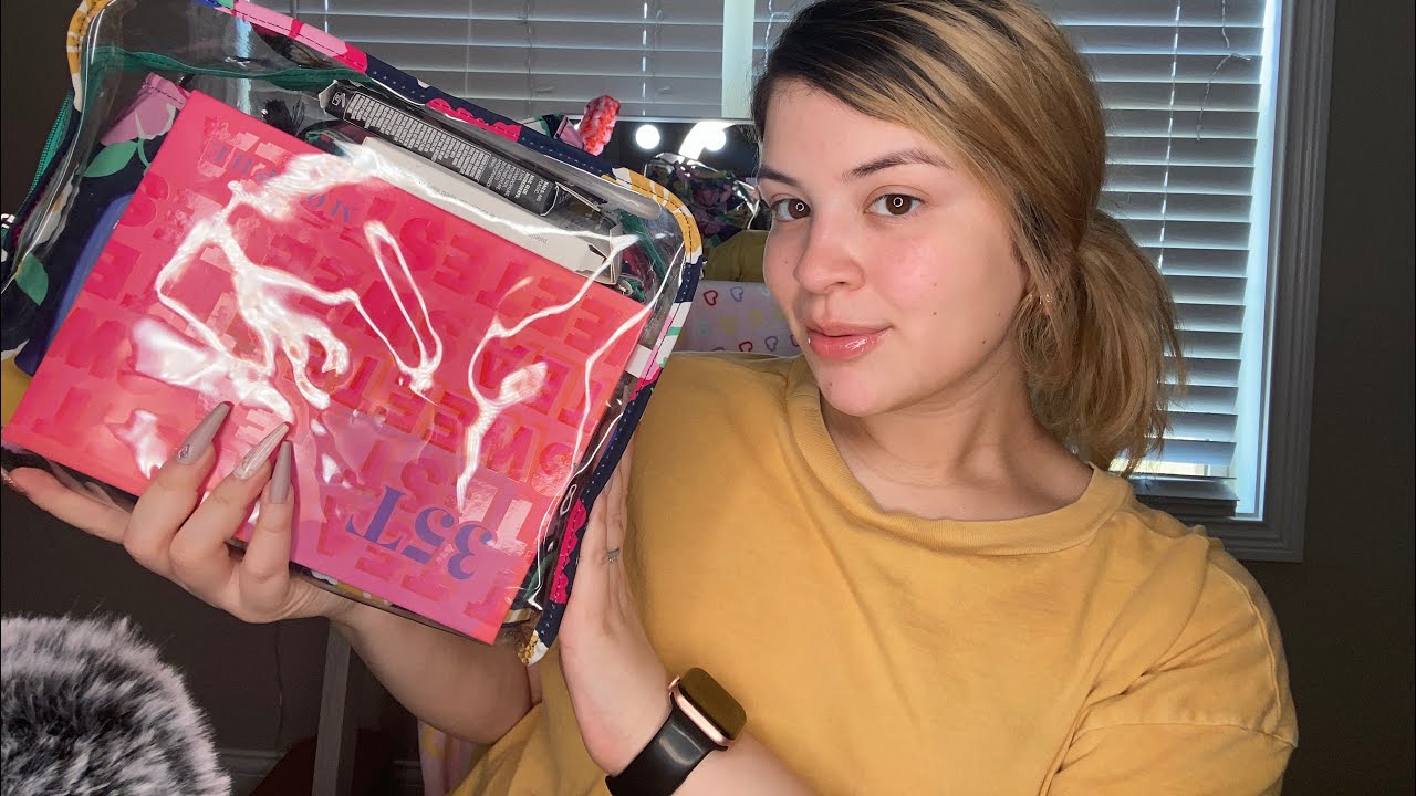 ASMR whats in my makeup bag 💙 - YouTube