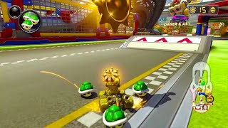 Mario Kart 8 Deluxe - BATTLE Gameplay (Gold Mario)