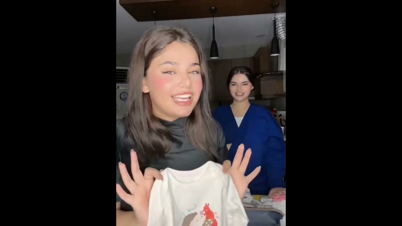 بث اليوم ساره مهند تجهيز ملابس بيبي أختها خديجة 😍🤍 #تيك_توك #مشاهير #سارة_مهند #ناصر_السبيعي