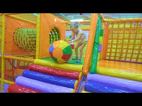 Классный Детский Игровой Центр! Огромные Батуты и Бассейн с Шариками!