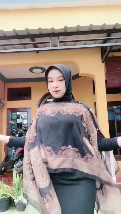 dede hijab bergoyang