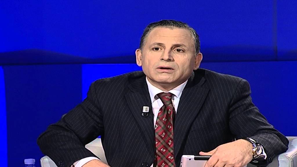 Agim Krajka: Sherif Merdani s’u dënua për këngën, Parashqevia u dashurua me një sigurims