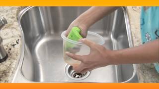 Plastic containers are hard to clean, and they can start look dirty,
even when they're not -- especially if you're dealing with stubborn
tomato stains. wi...