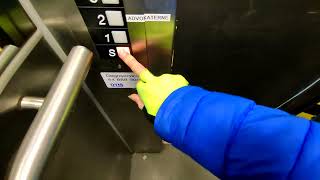 Very weird 80s Otis lift