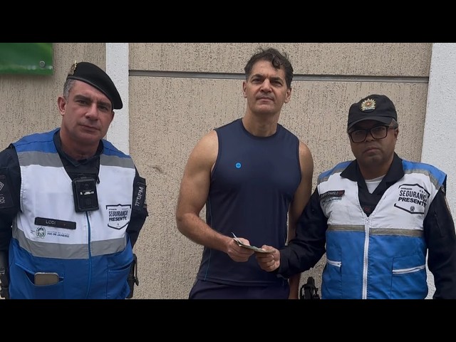 Equipe da Segurança Presente encontra dinheiro esquecido em banco e devolve à agência em Teresópolis