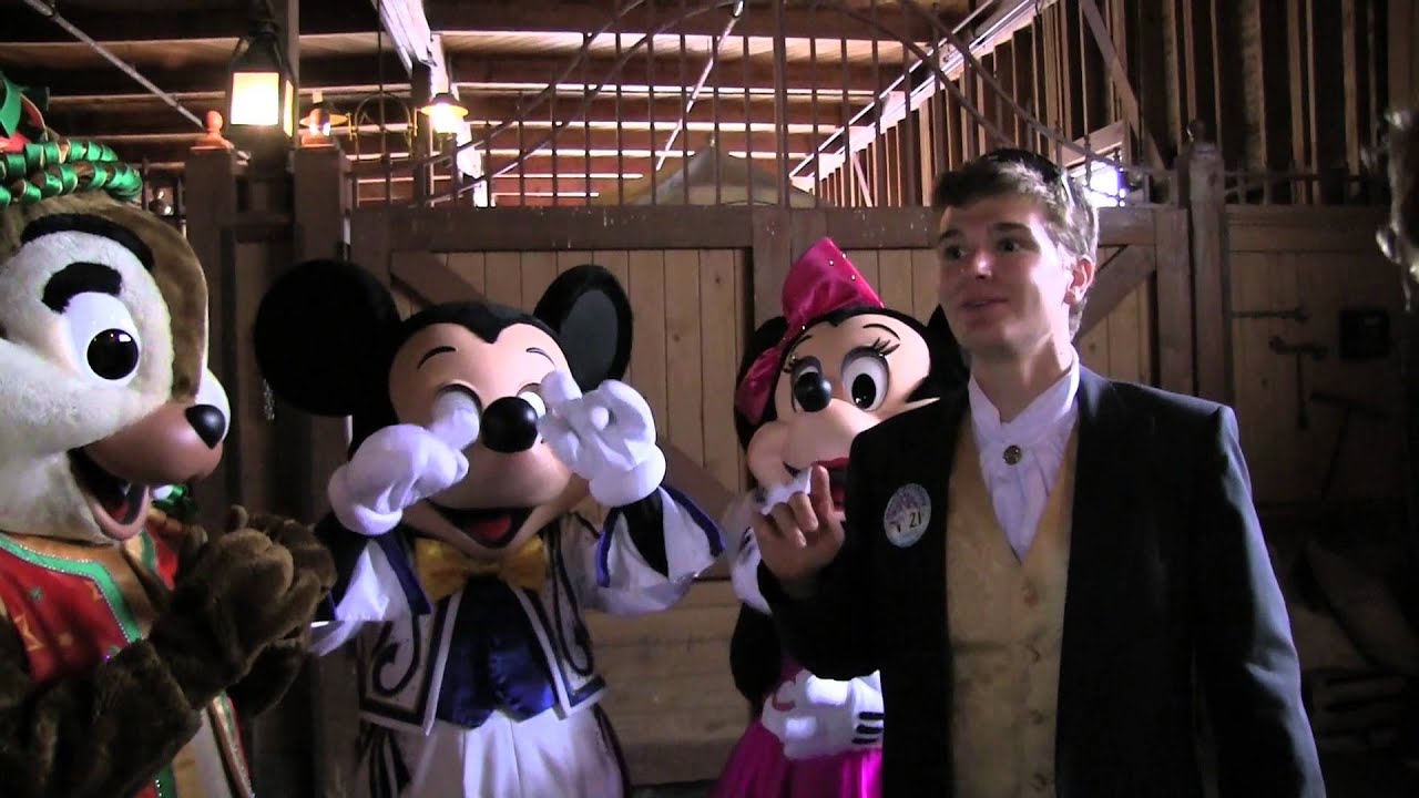 Самая волшебная встреча Томми с Минни и друзьями в гараже