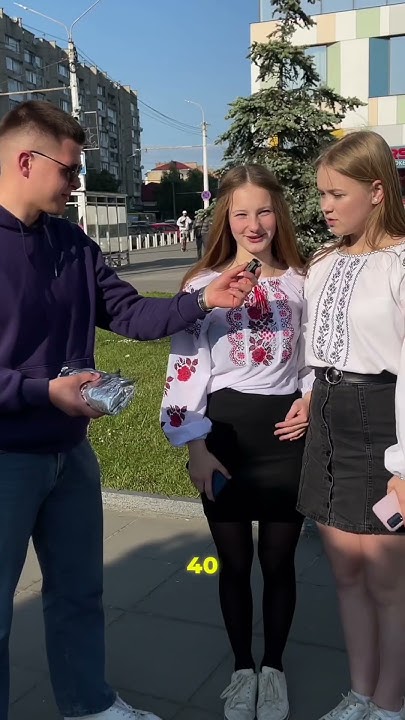 Коли дівчата кажуть, що вони їдять, як Дюймовочки, не вірте. Британка ...