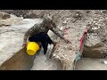 Traditional Gold Mining : Easy and simple tricks to get gold. #goldprospecting #goldmining #gold 