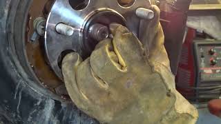 2004 toyota highlander rear wheel bearing