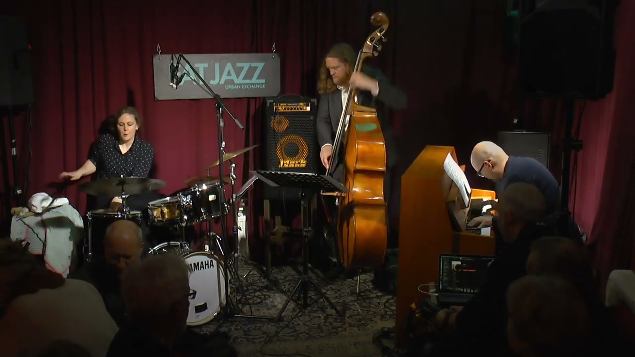 Du und Ich - Eva Klesse Trio feat. Andreas Lang & Ethan Iverson