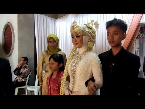 Pernikahan Bripda Muda Viral Di Kampung Garut