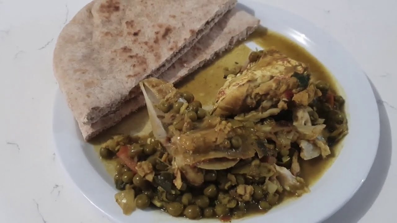 CURRIED FISH HEAD & PIGEON PEAS W/ SADA ROTI (FISH CURRY) Catch