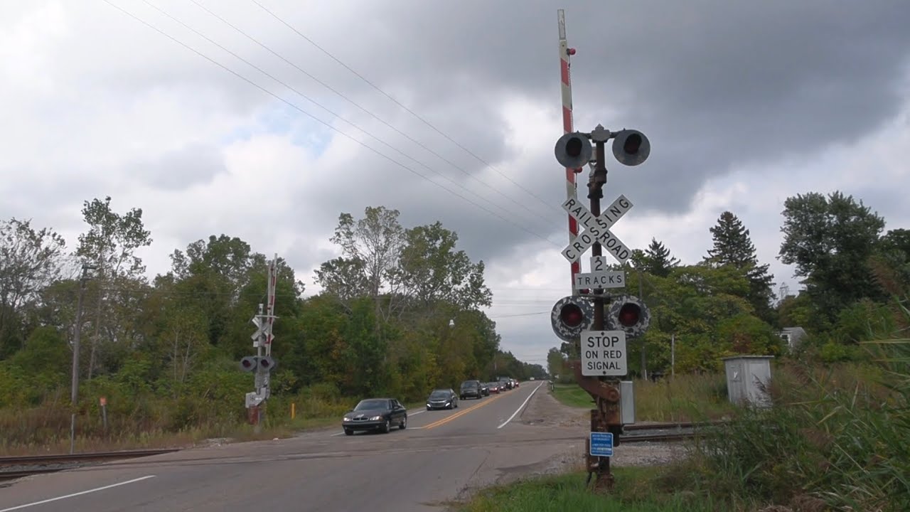 Экскурсия по железнодорожному переезду Стэнли-роуд, Маунт-Моррис, Мичиган (ремастер 2025 года)