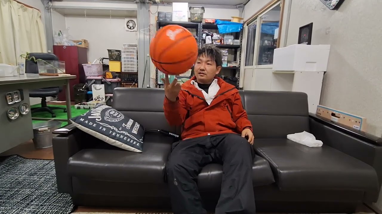 ヒカル社長バスケットボール練習ボールスピン‼️