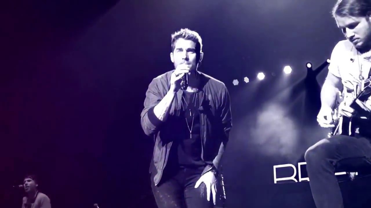 Close Enough Brett Young Live // Fargo, ND YouTube