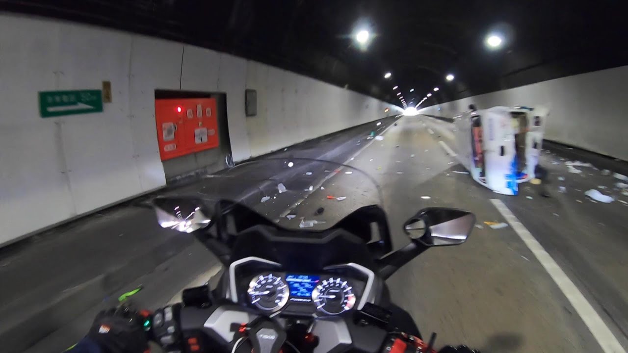 Авария. Переворот автомобиля. Пока не прибудет спасение