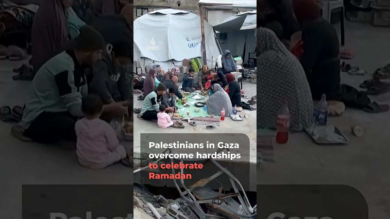 الفلسطينيون في غزة يتغلبون على المصاعب للاحتفال برمضان | AJ #shorts