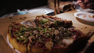 Random CHICAGO DEEP DISH Pizza Vlog
