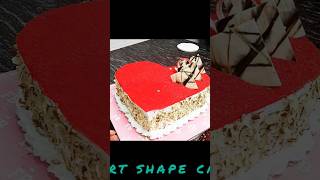Heart shape cake decorating ❤️#cake #cakedecorating #shorts