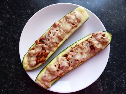 recipe:-zucchini-pizza-boats//low-cal,-high-protein