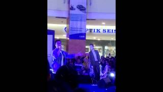 Status palsu- Vidi Aldiano live from SKA PKU screenshot 4