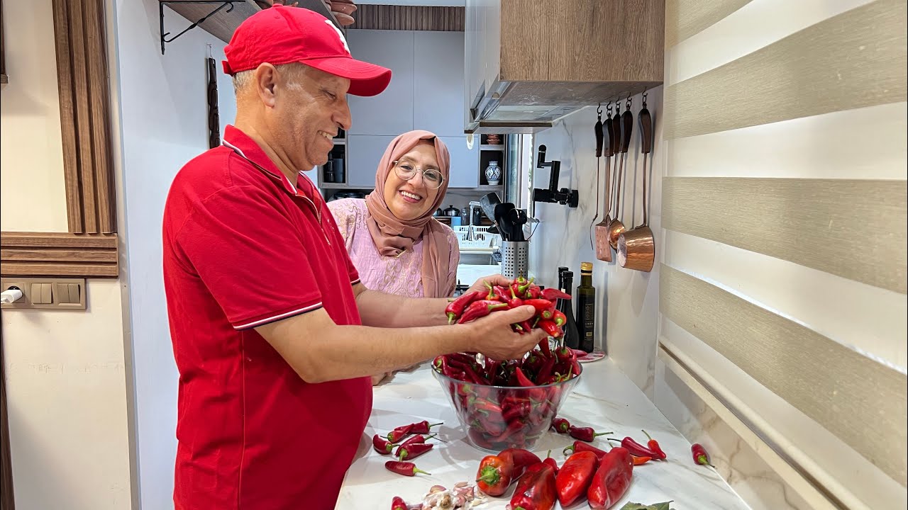 الفلفلة الحارة موجودة و هادي وقتها يلاه وجدو الهريسة أو الحرور في الدار بدون مواد حافضة صحية و لذيذة