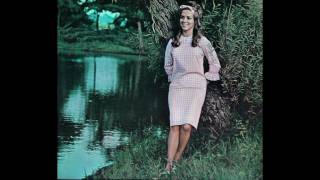 Connie Smith, whispering hope. | Album: Young Love chords