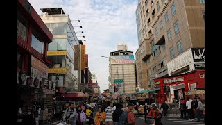 Walking Around Taichungs Yizhong Street Night Market / 一中街夜市