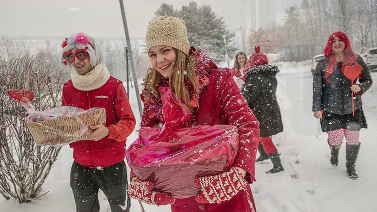 Amy Poehler Invented Galentine's Day, Now Retailers Are Seizing ...