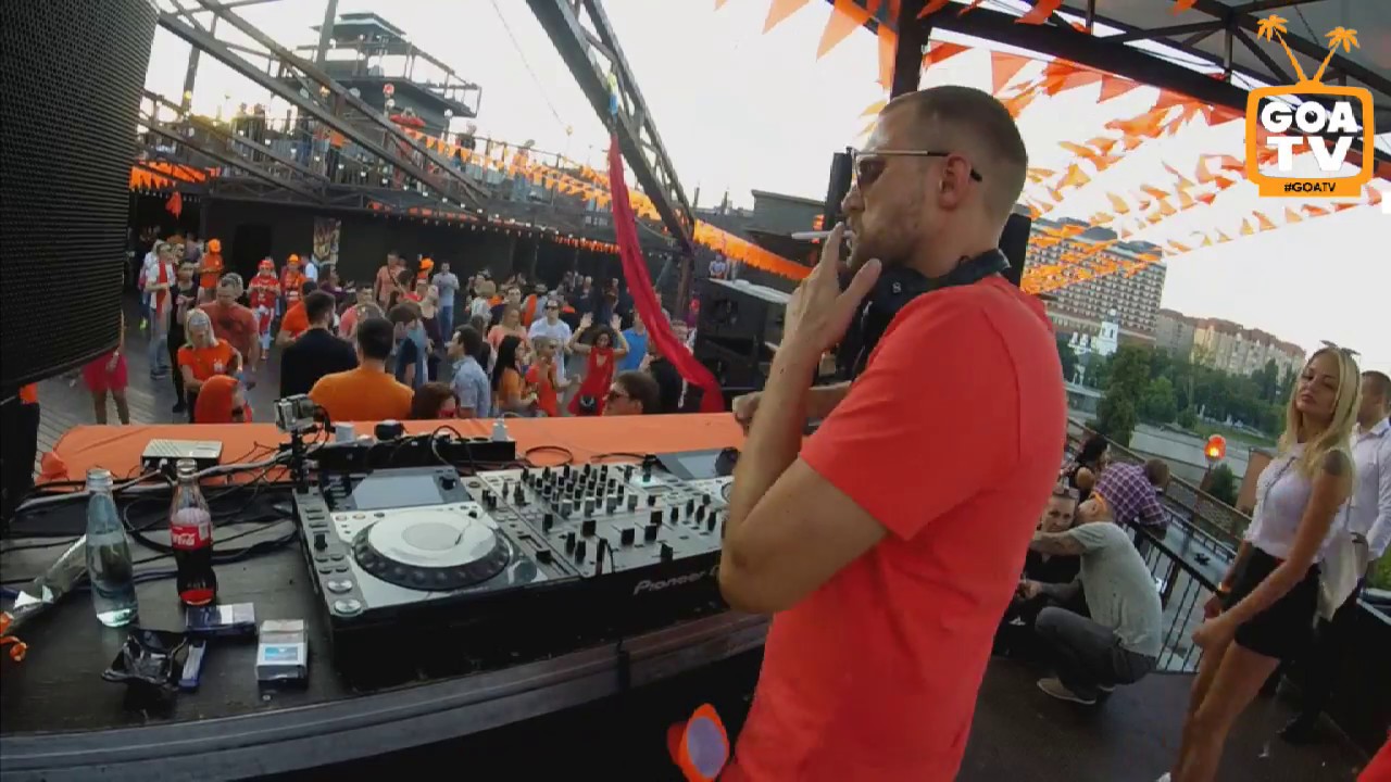Alexander Smith at the Fantomas Rooftop by Orange Rave Goa TV 03 08 ...