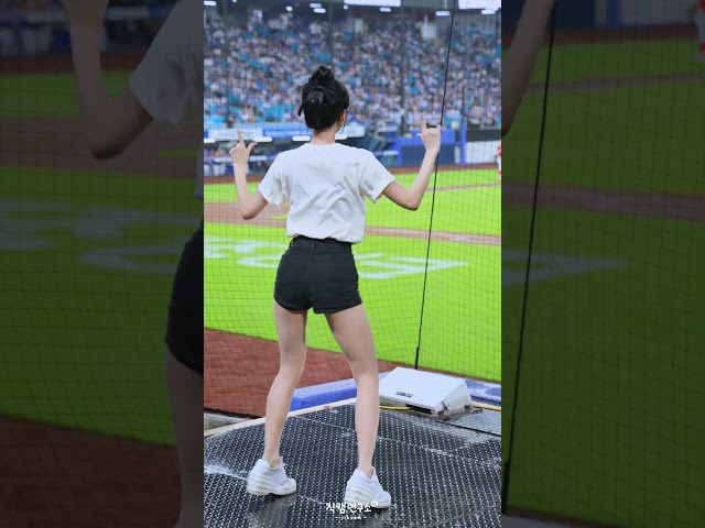 안타를날려죠요~ ssg랜더스 이정윤치어리더