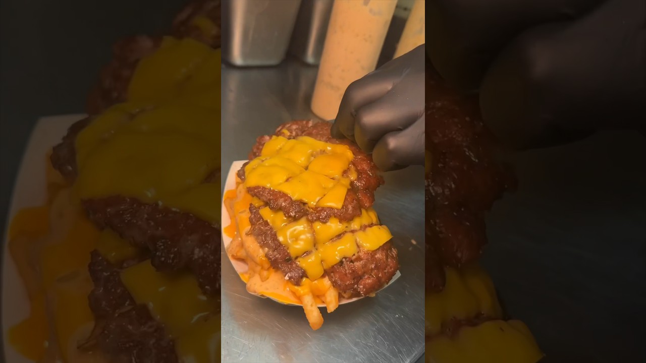 The LOADED MASHED FRIES from Mashed Burgers in Cliffside Park, NJ! 🍔🍟🧀🔥🤤 #DEVOURPOWER