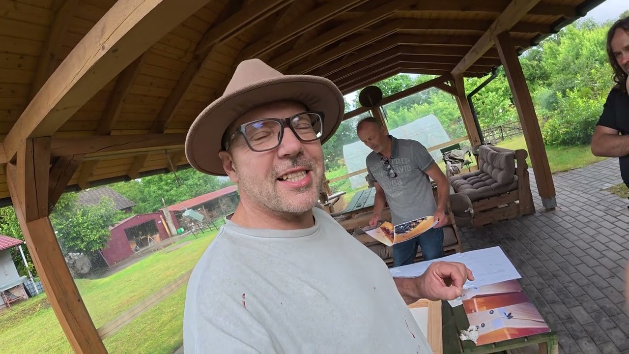 Pani Bernadetta sprzedaje mój dom, a ja rozpalam tandoori dla pszczelarzy! 🍯