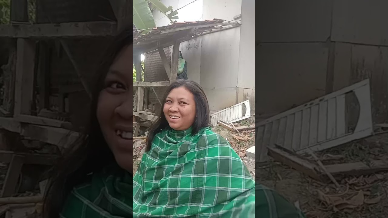 Cukur rambut istri tercinta pake gunting kain