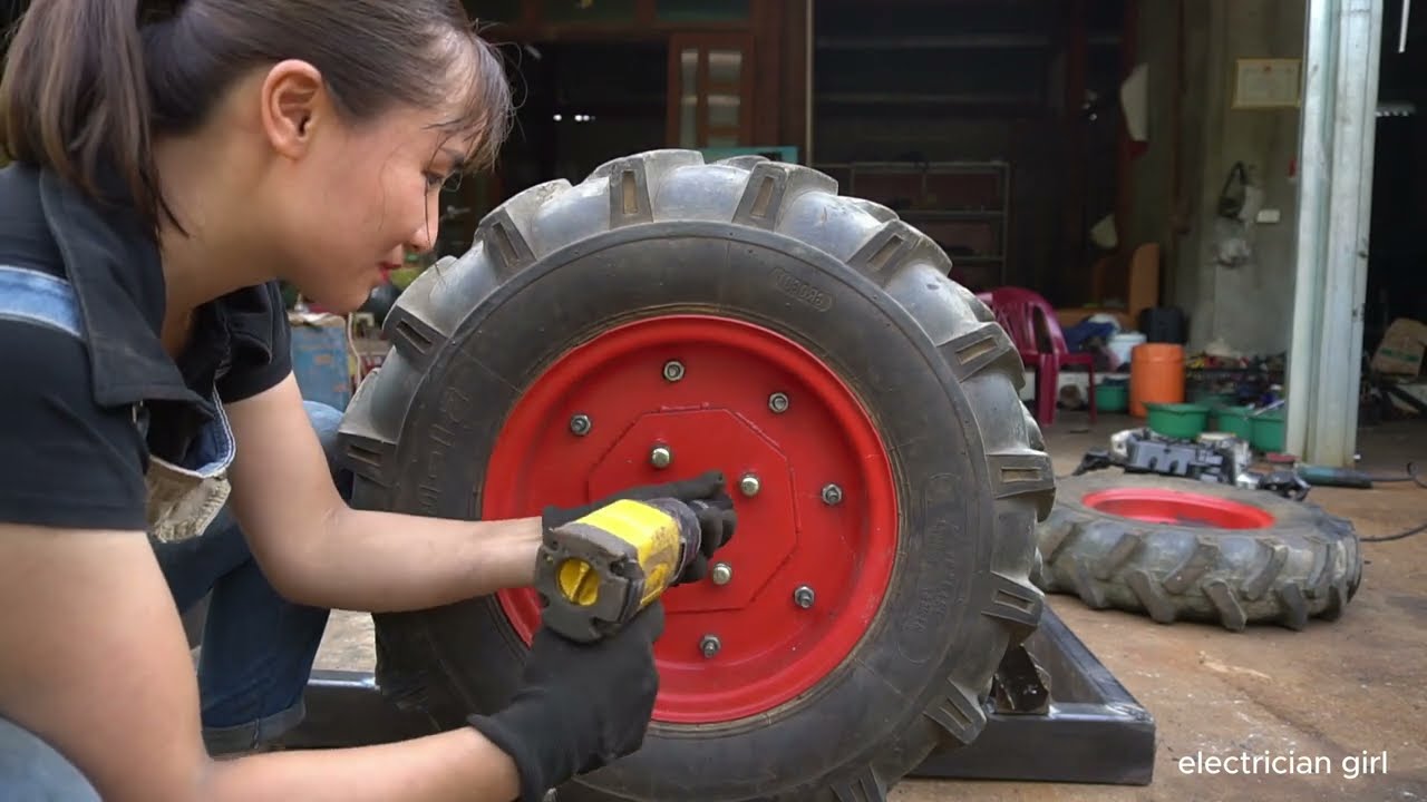 Video summarizing 360 days of repairing and restoring old components that make up 3-wheeled vehicles