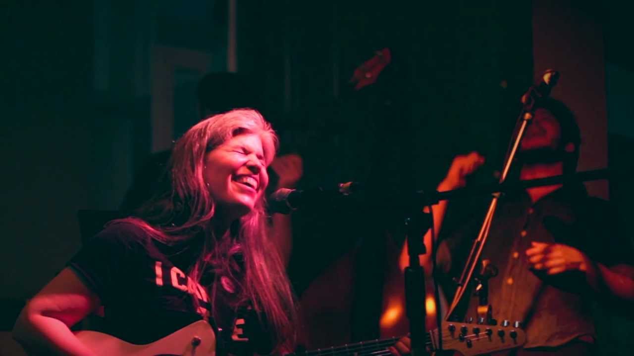 Watch FLORENCIA RUIZ - Naves - En vivo en Mil9Once, La Plata, 01/10/2012 on YouTube Watch FLORENCIA RUIZ - Naves - En vivo en Mil9Once, La Plata, 01/10/2012 on YouTube