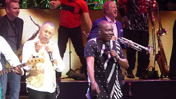 "Shining Star" Chicago & Earth, Wind & Fire@Giant Center Hershey, PA 4/6/16 Heart & Soul