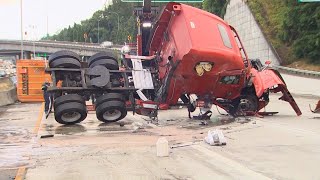 Frightening semi-truck crash on I-5 N in Seattle