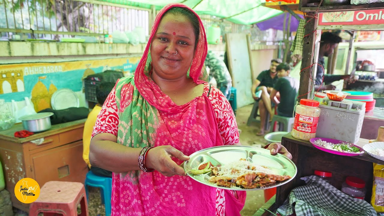 Rajasthani Aunty Ka Special Ganesh Paratha Rs. 110/- Only l Ahmedabad Street Food | INDIA EAT MANIA