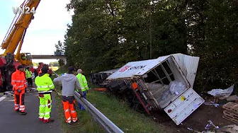 VN24 - Complex recovery of an overturned truck on the A2, Part 1