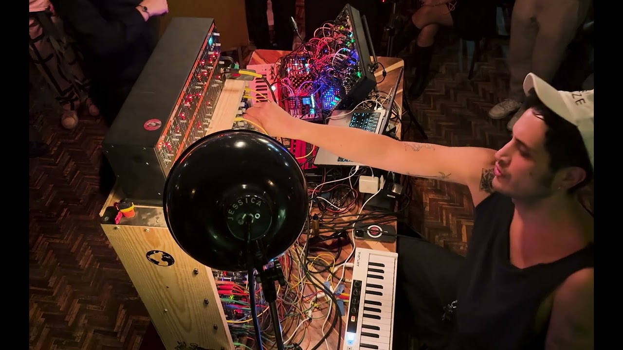 International Synth Day 2025 x Markalach & Ennio Maricon @ R+R Espacio Comunitario x Departamento