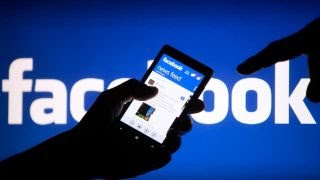 Newspapers call on Congress to help in fight with Google, Facebook